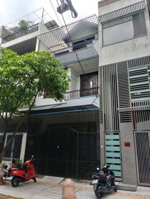 chính chủ gửi bán căn nhà 3 tầng đường tạ mỹ duật - nằm ngay khu phố hàn quốc đường dương đình nghệ