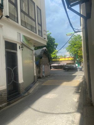 cho thuê nhà 40 m2 lâm hạ, bồ đề, long biên