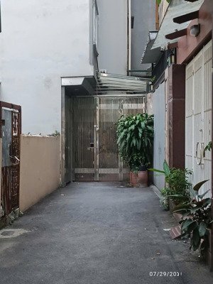 cho thuê nguyên căn nhà riêng 6pn, 4wc ở ngõ 128 nguyễn khánh toàn, hà nội (ngoài vành đai 1 và 2)