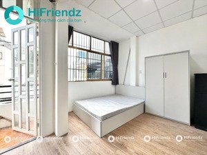 cho thuê phòng ban công full nội thất gần đại học bách khoa & huflit, trống sẵn, mới 100%