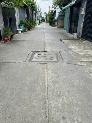 Nhà mới rất đẹp xây dựng kiên cố chắc chắn 1 lầu đường 4m hiệp thành 13 q12