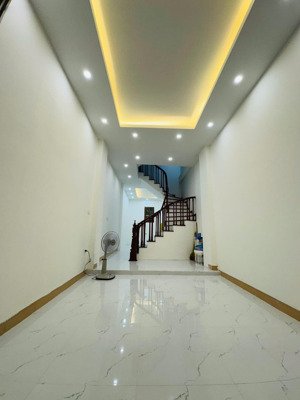 bán nhà kim giang 37m2*4t, ngõ thông, ô tô đỗ cửa, kinh doanh nhỏ