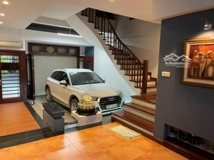 hot pl cầu giấy 24,5 tỷ 140m2 mặt tiền 8m xây 5 tầng lô góc 3 mặt thoáng đường 12m, phong thủy tốt