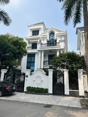 bán gấp biệt thự gần công viên hòa bình 55 tỷ 240m2 mặt tiền 12m xây 4 tầng đẹp phong thủy tốt