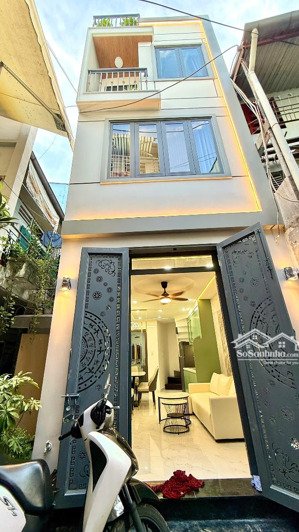 vị trí vàng - trung tâm quận 3. nhà đẹp xây mới, 3 pn 3 toilet - sân thượng