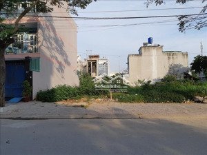 cần tiền bán gấp lô đất 86m2 view hồ, cách đại học fpt 800m cho thuê kinh doanh được luôn