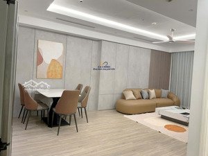 chính chủ cho thuê 3pn, miễn phí dịch vụ, nhà đẹp, full đồ, vào luôn trong tháng. lh: 