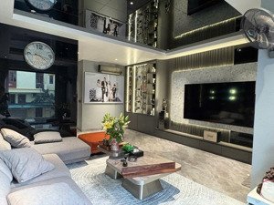 bán nhà nguyễn văn cừ , sổ đỏ 40m2 * thiết kế 7 tầng thang máy , full nội thất , chào hơn 13 tỷ