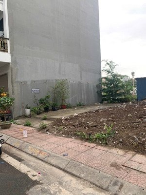 chủ gửi bán lô đất tuyến 2 thế lữ s: 40m2. hướng tây bắc. vị trí đẹp, giao thông thuận tiện