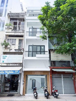 chính chủ cho thuê nhà mặt tiền 30 nguyễn thiện thuật, p2, quận 3 - 5tầng, nhà mới đẹp, 41triệu