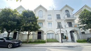 bán nhanh song lập san hô gần hồ gần công viên đường thông thoáng tại vinhomes 1 gia lâm