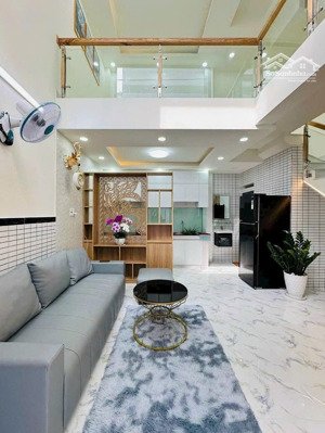 nhà 11,5tr 3 lầu full nội thất hẻm xe hơi quang trung