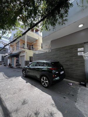 5,6 tỷ - 39m2 - hẻm xe hơi - 3 tầng nhà đẹp - nguyễn văn công gần chung cư hà đô