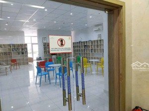 cần cho thuê nhanh căn hộ 2 phòng ngủ ban công thoáng mát trung tâm q7. lh: 