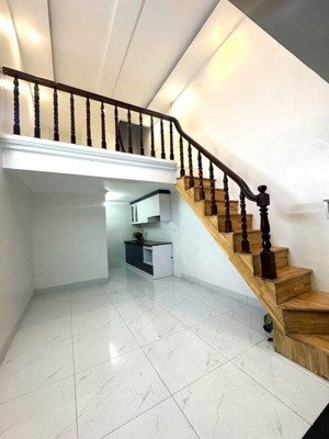 giảm sốc. nhà cách phố hào nam vài bước chân. 300m đến ga hào nam. khu vực cục hiếm nhà giá rẻ