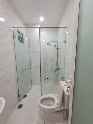 cần bán nhà hẻm xe hơi 6m lê văn sỹ, quận 3 giá tốt, khu trung tâm