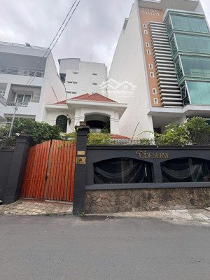 bán biệt thự vip khu vạn hạnh p12 quận 10 dt(11x22m) 3 tầng siêu đẹp giá về sâu 40 tỷ