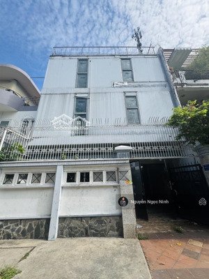 giá rẻ! bán gấp nhà xô viết nghệ tĩnh, bình thạnh. ngang hiếm 8m x dài 20m đường ô tô 10m chỉ 26.5t