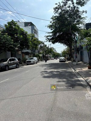 bán nhà mặt tiền đường phùng hưng