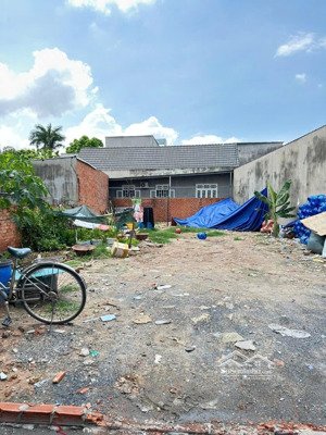 bán 2 lô đất liền kề sau lưng sân vận động đông hoà gần chợ và cụm trường học