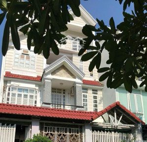 biệt thự 4 tầng - 12 phòng - sân thượng rộng - nam long - tt q7