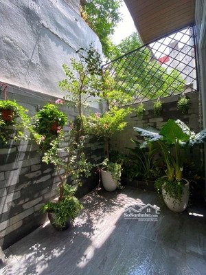diện tích 46m2 ngõ 639 hoàng hoa thám cống vị, ba đình giá chỉ 9.8 tỷ nhà 4 tầng, full nội thất