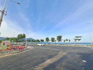 chào bán lô đất biển đối lưng trục chính ra biển, view công viên ra biển 300m rất đẹp