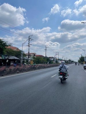 lô đất 100m2 ngay mặt tiền quốc lộ 1a phường 4