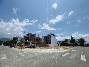 mỹ gia vĩnh thái gói 2 hướng đông nam. lô góc shophouse 44tr/m2 .