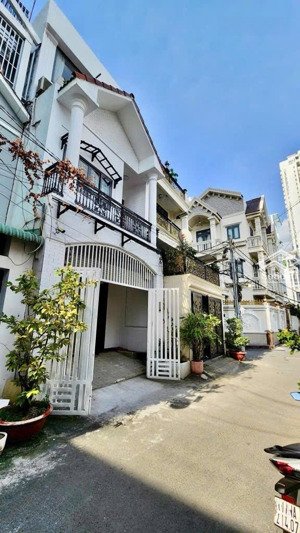 liền kề phú mỹ hưng, hẻm xe hơi; diện tích đẹp: 5x13; 3 lầu; vừa ở vừa kinh doanh, nhỉnh 9 tỷ