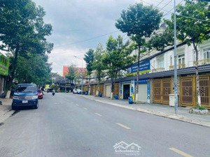 siêu phẩm mặt tiền võ thị sáu nhà 3 tầng đã hoàn công vị trí vàng kinh doanh đỉnh sổ