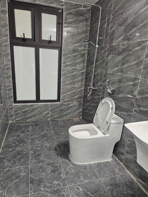 nhà phố định công, mặt tiền 4m, 5 tầng full công năng nội thất hiện đại, ô tô qua cửa