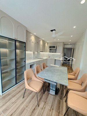 9 tỷ có nhà kim mã (lô góc), thang máy, ngõ nông trước nhà rộng 3m, 2 thoáng, thiết kế thông sàn