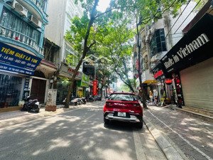 bán đất mặt phố quận cầu giấy-mặt phố có vỉa hè-kinh doanh đẳng cấp-có thêm 1mặt ngõ ô tô sau nhà