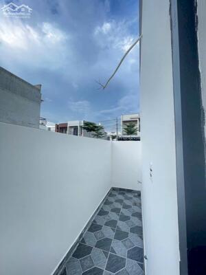 BÁN NHÀ LẦU 102M2 NGÃ TƯ PHƯỜNG TÂN TRIỀU 600 TRIỆU SANG TÊN