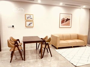 cần cho thuê căn hộ tầng trung 74m2 chung cư sunshine green iconic