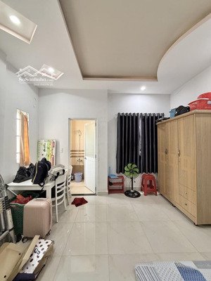 hiếm có! nhà mặt tiền 58m, 2pn, full nội thất, sổ hoàn công, giá 5.8 tỷ - ngay hiệp bình!