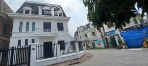 cho thuê biệt thự khu đô thị roman plaza tố hữu,đất 200m xây dựng 110m * 4 tầng.lh 