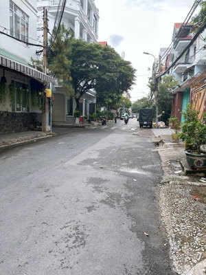 chủ bán gấp để chuyển qua q. 7 gần con gái - 365m2 - 38.5 tỷ - hxh tránh nhau thông hoàng văn thụ