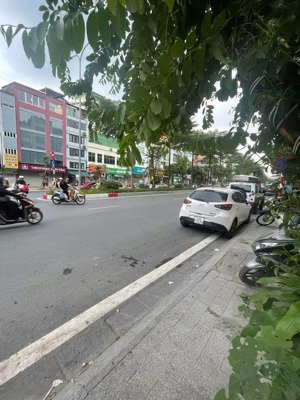 cần bán nhà chính chủ ngõ 12 đào tấn ba đình 45m 4 tầng 4 ngủ oto sát nhà tặng full nội thất