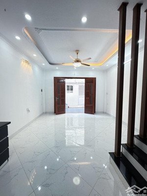 nhà mới 5 tầng phúc đồng, long biên mặt tiền 4.4m, nội thất xịn vào ở ngay