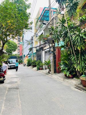 biệt thự sân vườn 230m2 (12 x 19m) lý thường kiệt sát q.10, 3 tầng giá rẻ, chỉ 100tr/m2