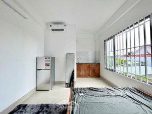 cho thuê phòng full nội thất cửa sổ trời thoáng mát gần đại học nguyễn tất thành