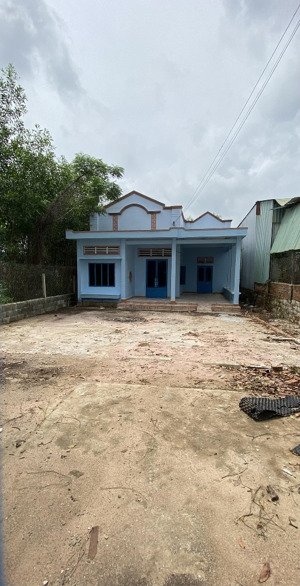 đất mặt tiền đường trục chính trung tâm thành phố phú mỹ (nay là phường tân thành - tp hồ chí minh)