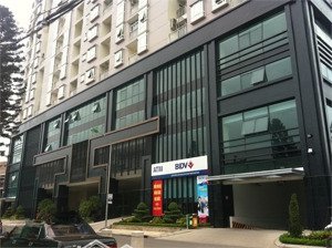 cho thuê mặt bằng tầng 1 tòa gp invest đê la thành, diện tích 1.300m2