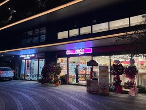 bán shophouse chân đế tòa l1- the landmark swanlake residence, mặt quảng trường, sở hữu lâu dài.