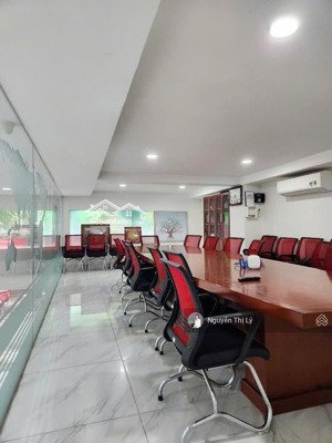 nhà thọ tháp gần phố - 210m 7 tầng vỉa hè kinh doanh 3 thoáng 7 tầng 158 tỷ