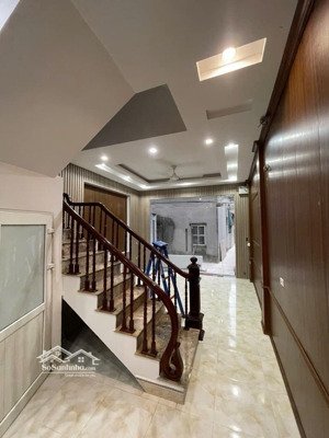 hiếm nhà bán, hàm nghi, 40m2, dân xây, ngõ thông thoáng, hàng xóm thân thiện, giá 8.8 tỷ