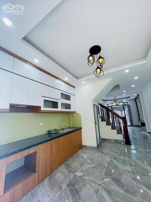 CC gửi bán nhà ô tô đỗ cửa. Gần ĐHSP TDTT, đường QL6. 3Tx36m2. Giá 3.05 tỷ. Lh 0966929600