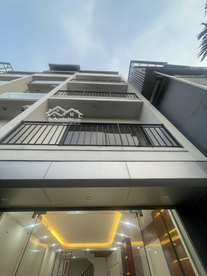 bán nhà đối diện aeon long biên. 5 tầng 40m2 ô tô đỗ cửa, ô chờ thang máy. nhỉnh 6 tỷ